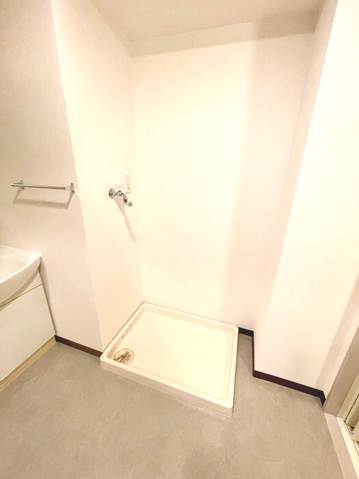 物件内観写真13　(洗濯機置場)