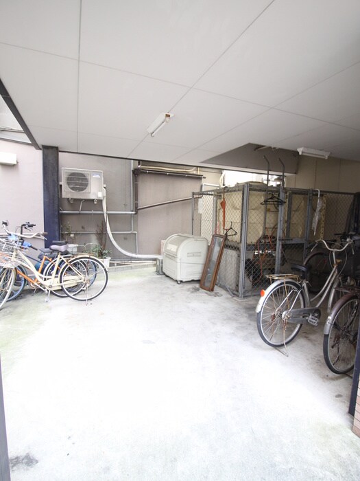 物件外観写真6　(駐輪場)