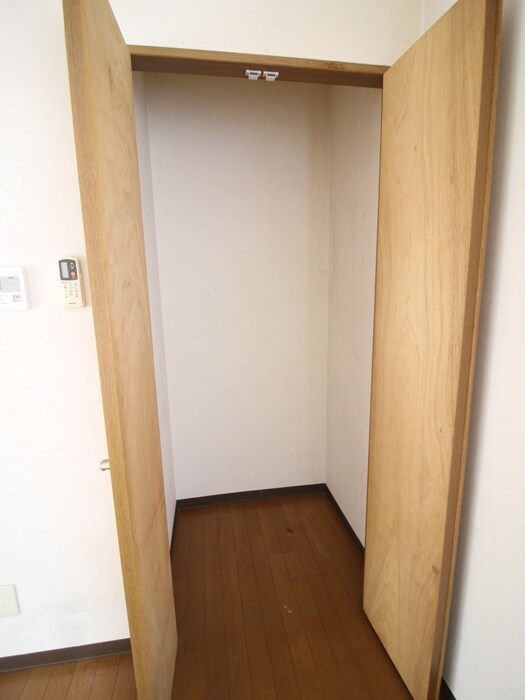 物件内観写真12　(収納)