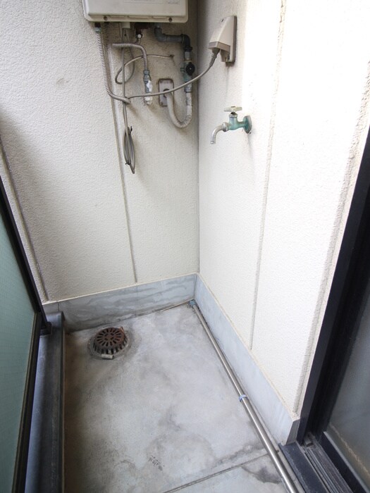 物件内観写真16　(洗濯機置場)