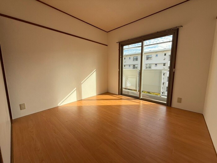 物件内観写真10　(居室)