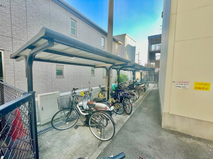 物件外観写真5　(駐輪場)