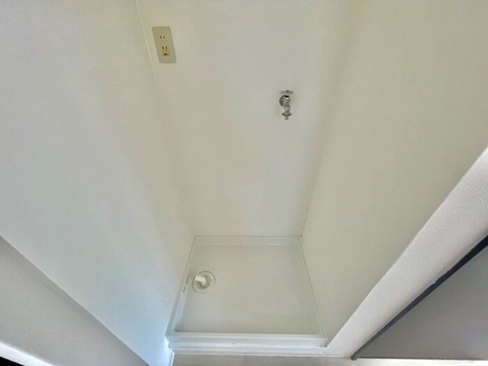物件内観写真12　(洗濯機置場)