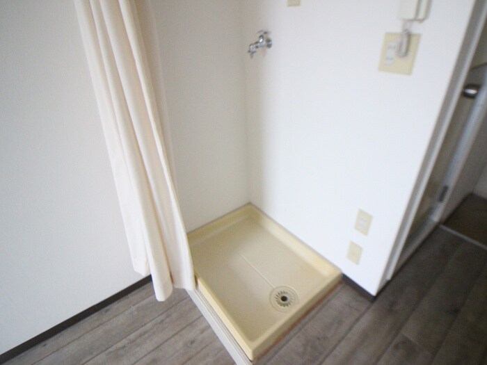 物件内観写真15　(洗濯機置場)