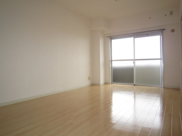 物件内観写真8　(室内からの展望)