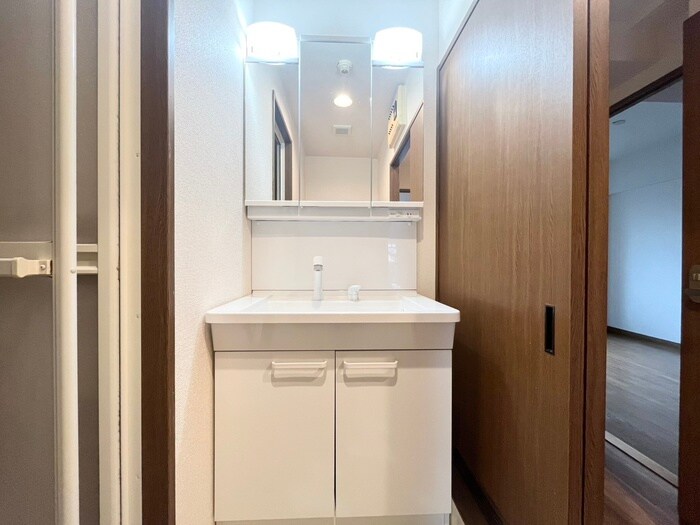 物件内観写真11　(洗面)