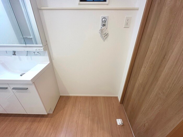 物件内観写真9　(洗濯機置場)