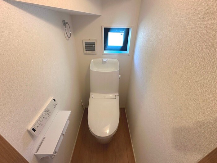 物件内観写真11　(トイレ)