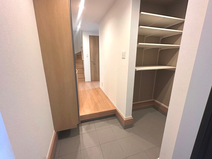 物件内観写真18　(廊下)