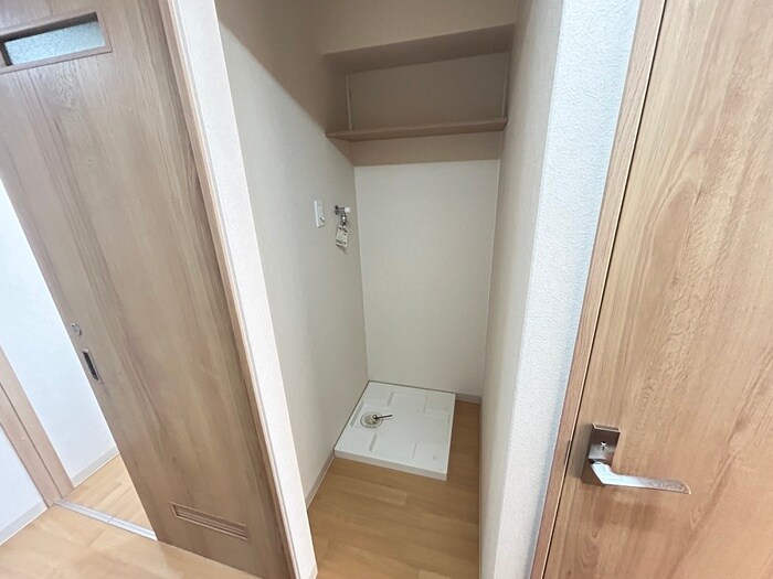 物件内観写真8　(洗濯機置場)