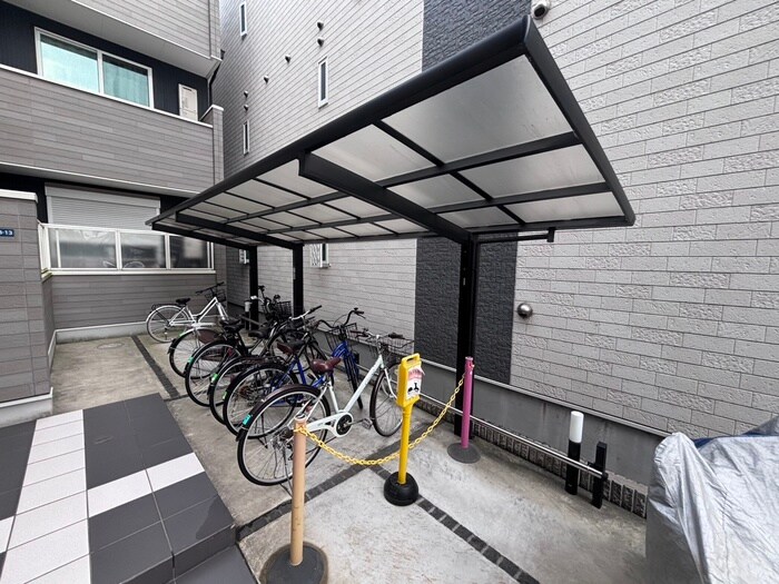 物件外観写真3　(駐輪場)