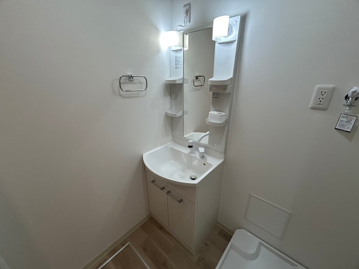 物件内観写真11　(洗面)