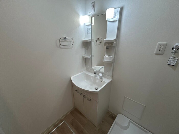 物件内観写真11　(洗面)