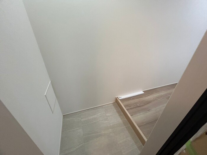 物件内観写真13　(玄関)