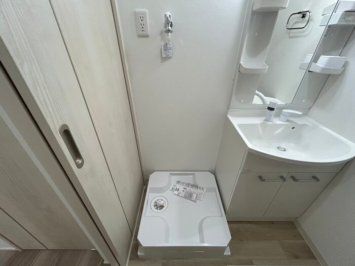 物件内観写真16　(洗濯機置場)