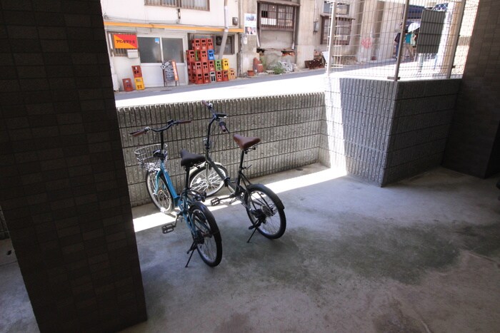 物件外観写真5　(駐輪場)
