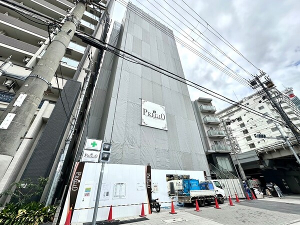 建築中