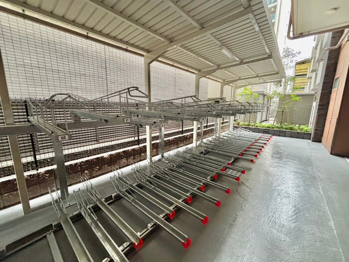 物件外観写真5　(駐輪場)