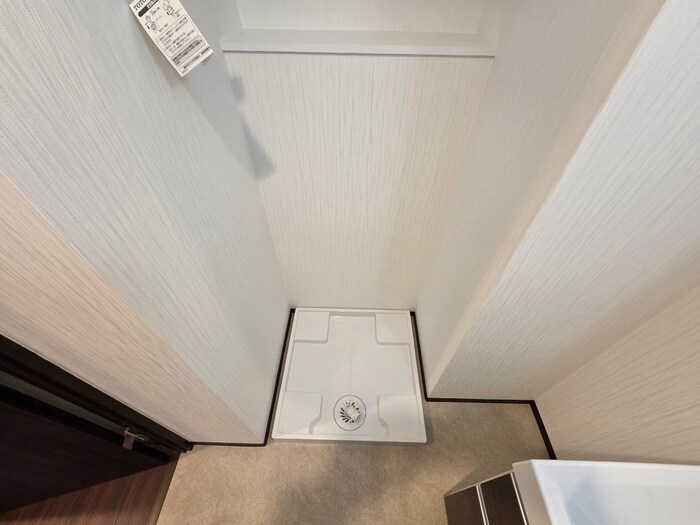 物件内観写真10　(洗濯機置場)