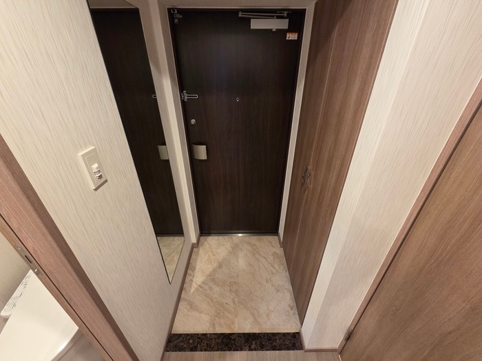 物件内観写真16　(玄関)