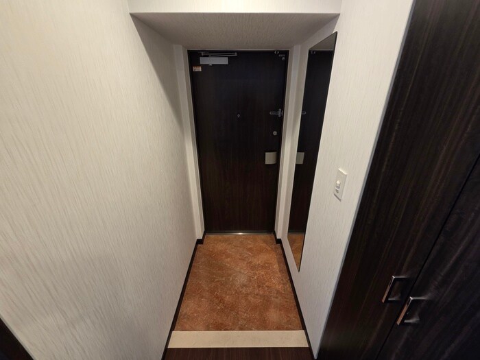 物件内観写真16　(玄関)