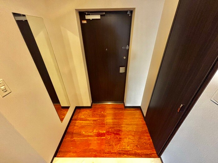 物件内観写真17　(玄関)