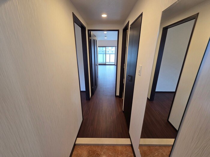 物件内観写真18　(廊下)