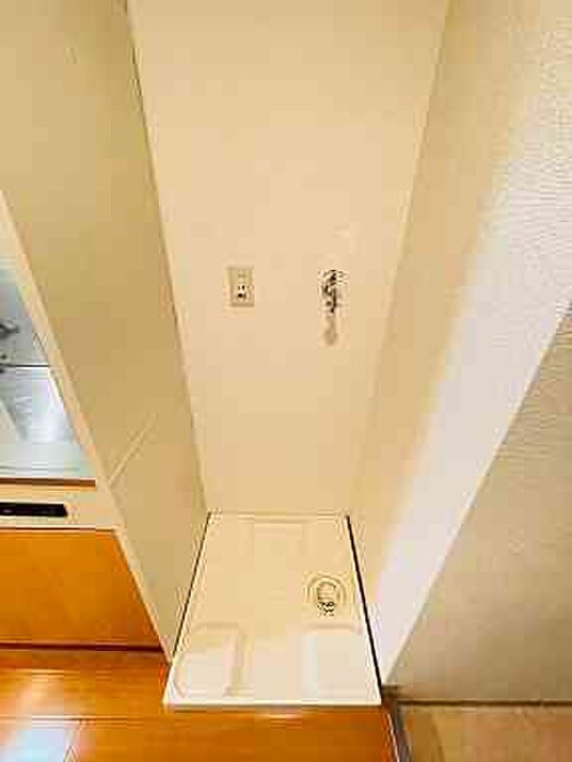 物件内観写真15　(洗濯機置場)