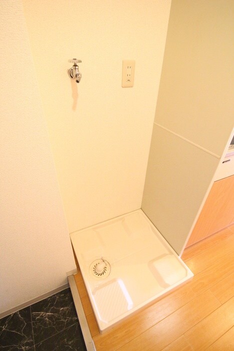 物件内観写真15　(洗濯機置場)