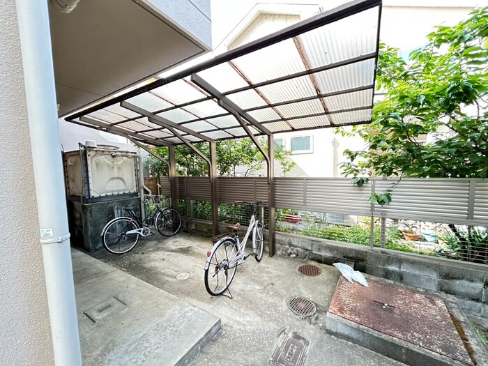 物件外観写真3　(駐輪場)