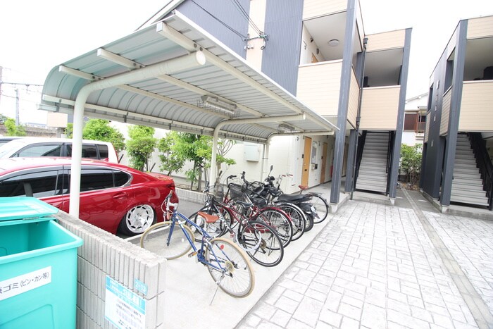 物件外観写真4　(駐輪場)