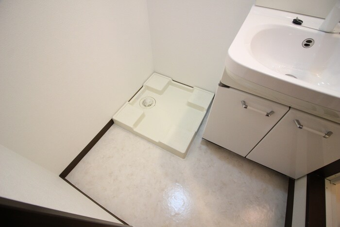 物件内観写真15　(洗濯機置場)