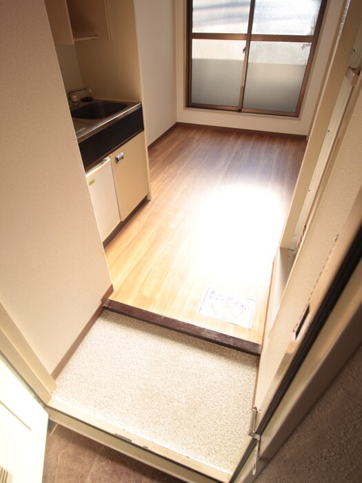 物件内観写真7　(玄関)