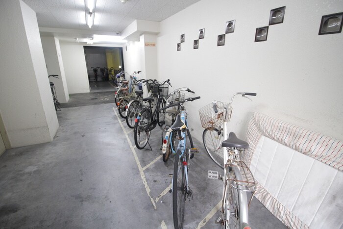 物件外観写真5　(駐輪場)