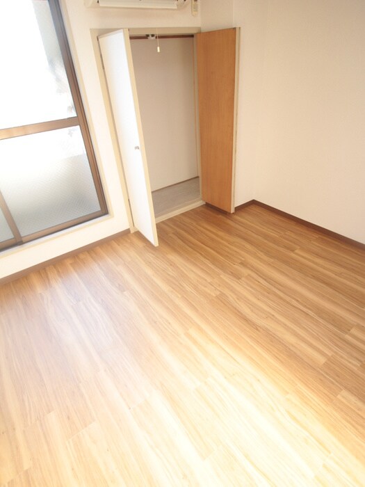 物件内観写真13　(居室)