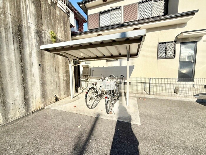 物件外観写真6　(駐輪場)