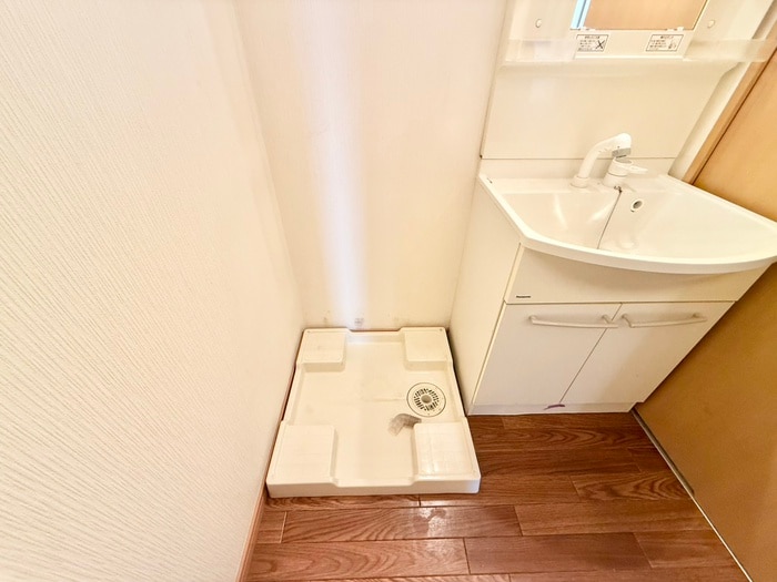 物件内観写真10　(洗濯機置場)