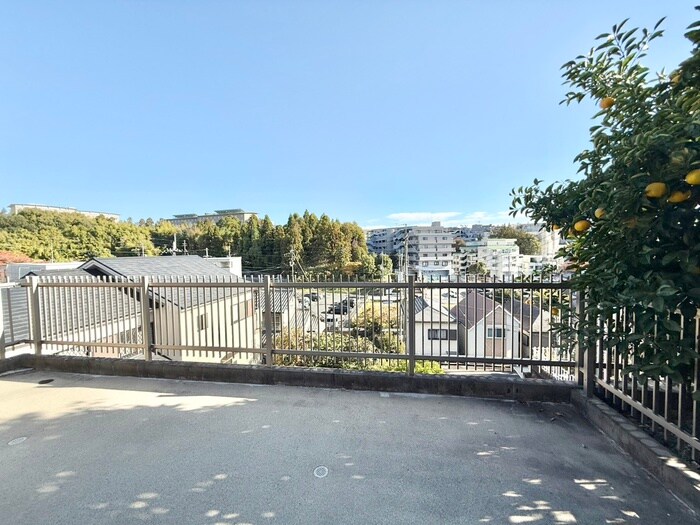 物件内観写真20　(室内からの展望)