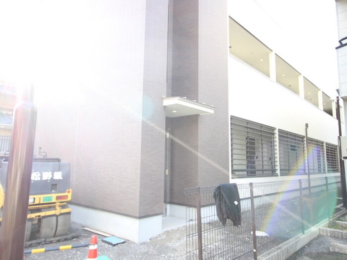 物件外観写真1　(外観写真)