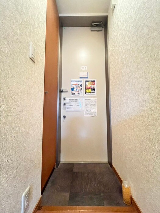 物件内観写真15　(玄関)