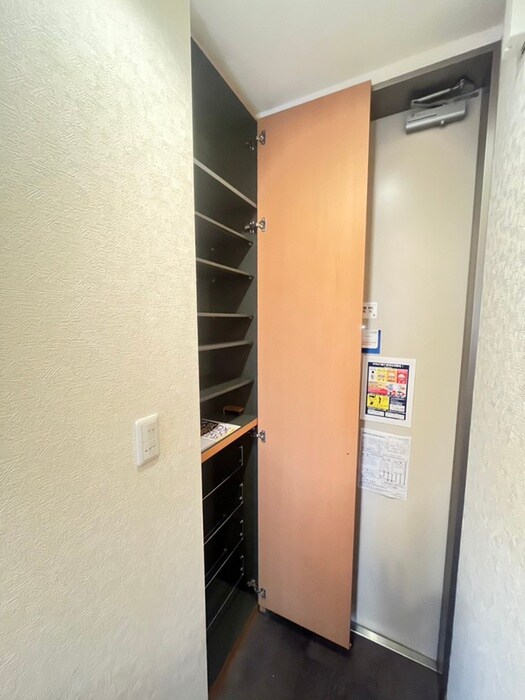 物件内観写真16　(靴箱)