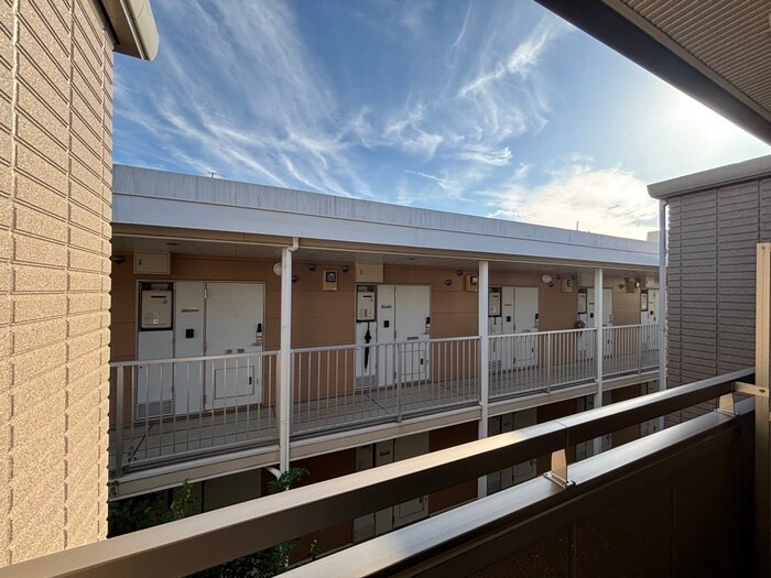 物件内観写真18　(室内からの展望)