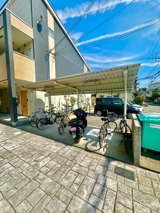 物件外観写真4　(駐輪場)