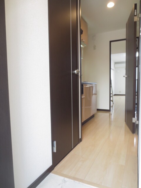 物件内観写真16　(廊下)