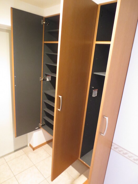 物件内観写真8　(靴箱)