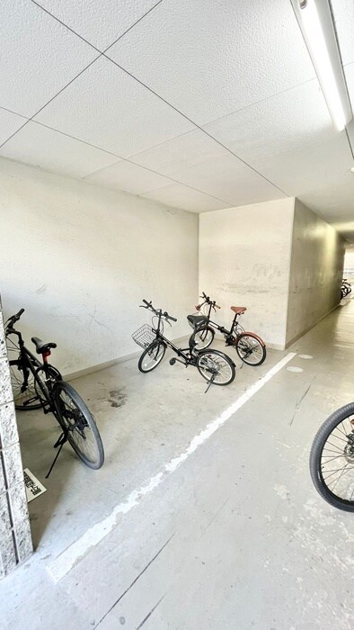 物件外観写真4　(駐輪場)