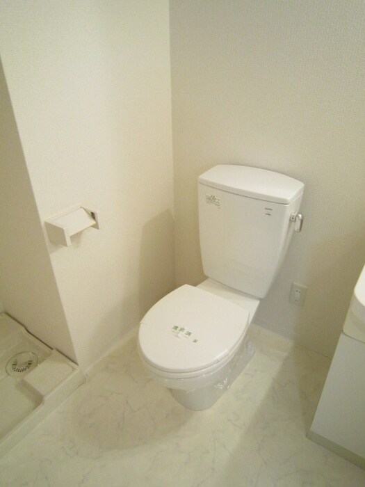 物件内観写真8　(トイレ)