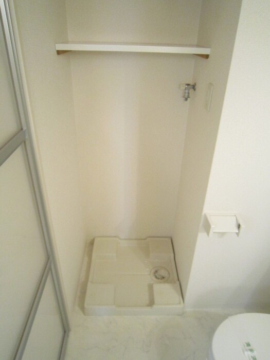 物件内観写真14　(洗濯機置場)