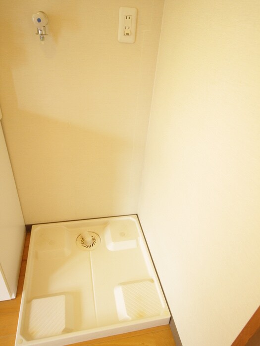 物件内観写真9　(洗濯機置場)