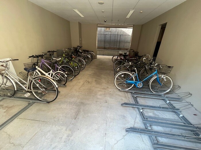 物件外観写真5　(駐車場)